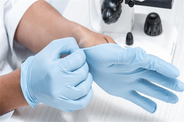 Marché mondial des gants médicaux jetables : taille, part, facteurs de croissance, chiffre d'affaires, paysage concurrentiel et prévisions (2021-2028)